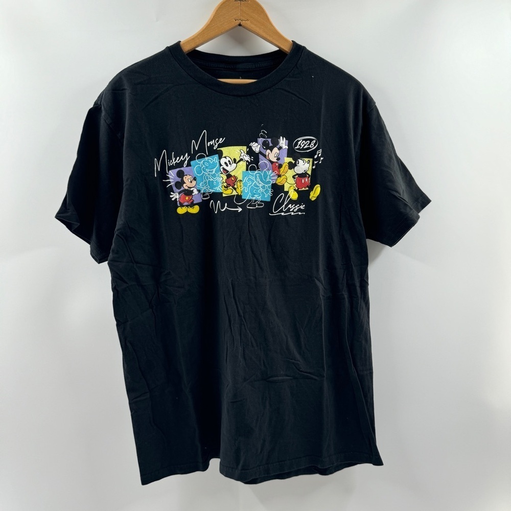 Disneyland Mickey Mouse Classic Graphic T-Shirt – Size Large